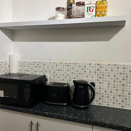 One Bedroom Flat In Chiswick W4 ลอนดอน ภายนอก รูปภาพ